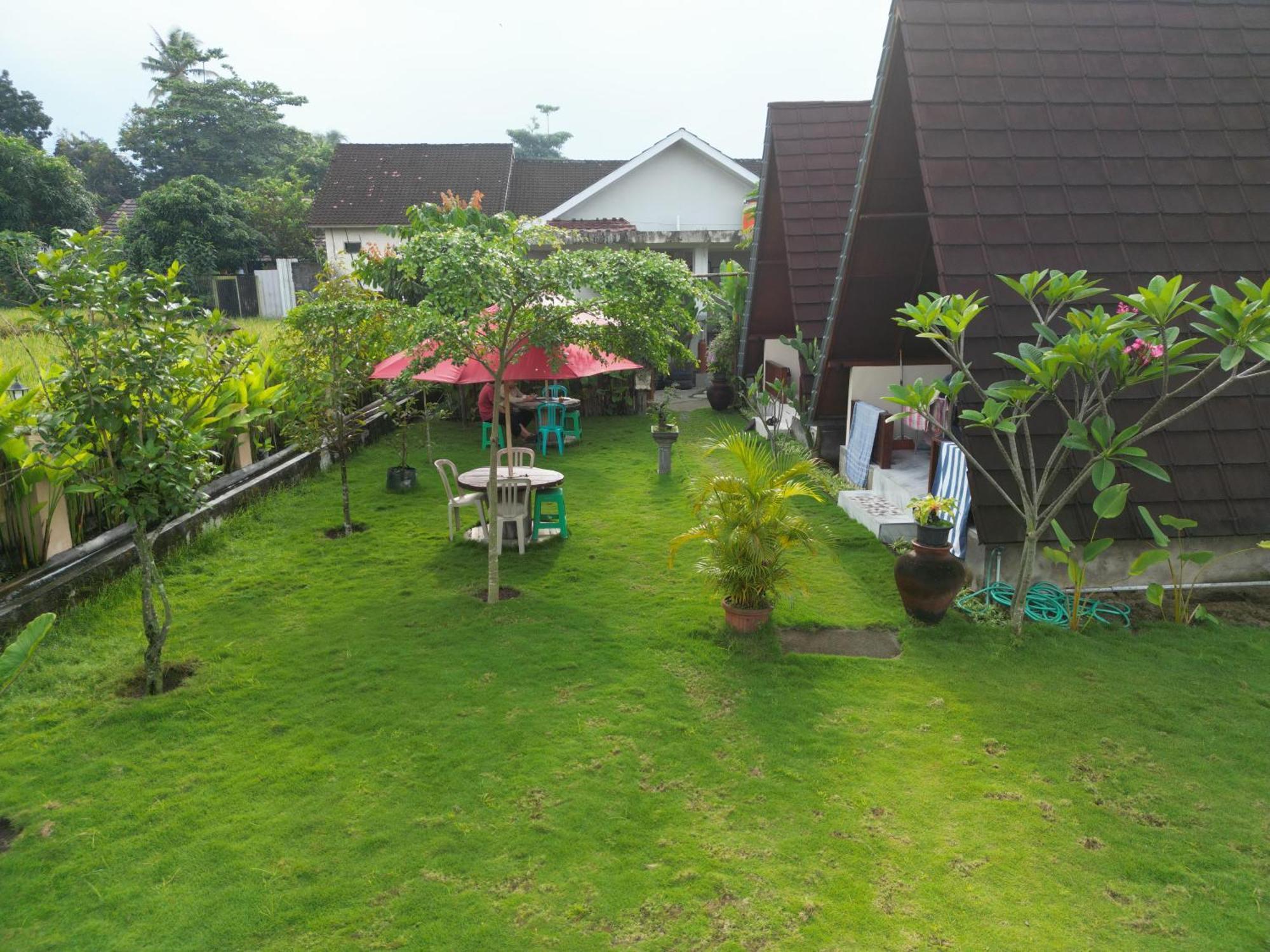 D' Carasti Bungalow Masbagik Exterior photo