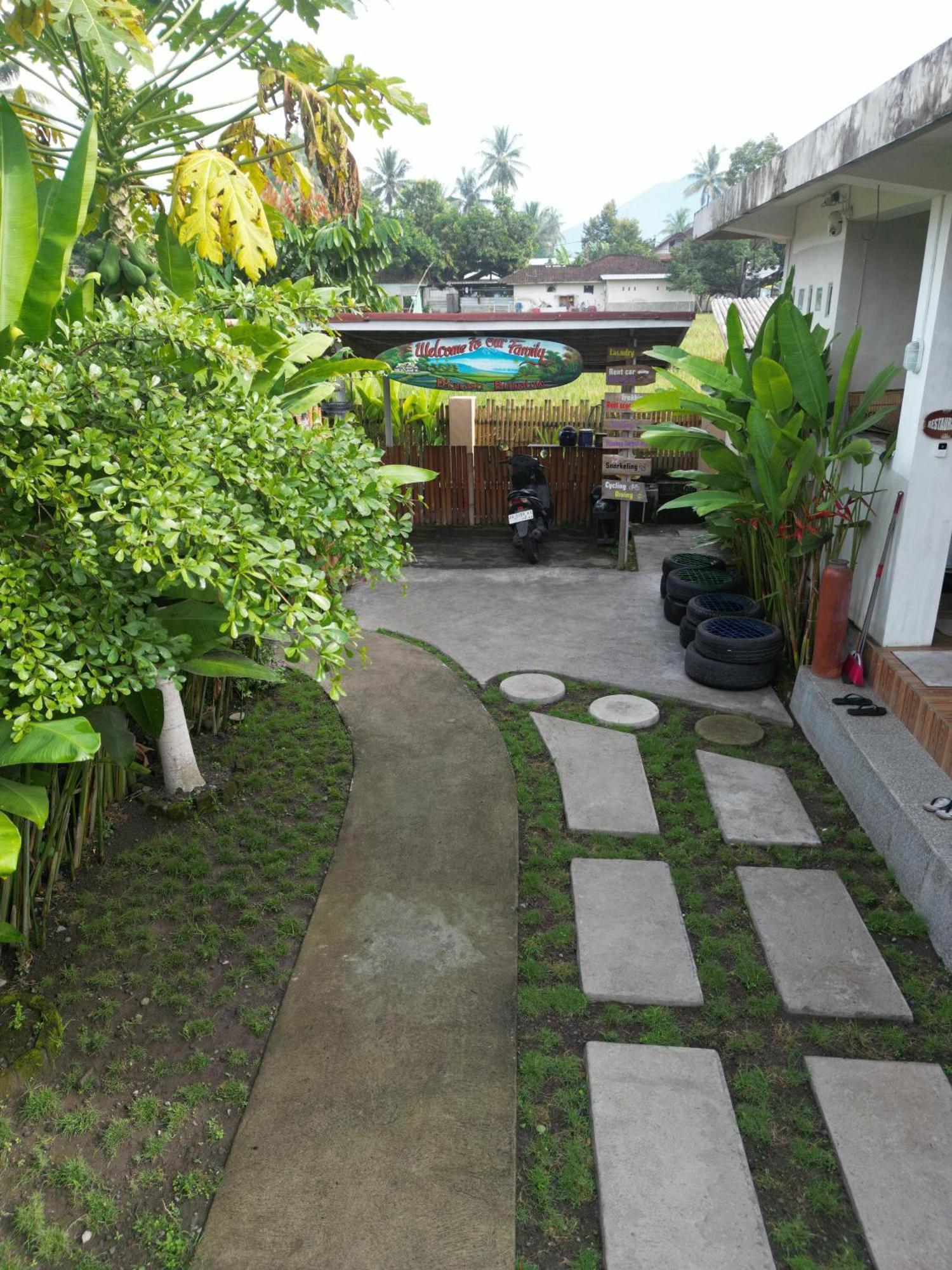 D' Carasti Bungalow Masbagik Exterior photo