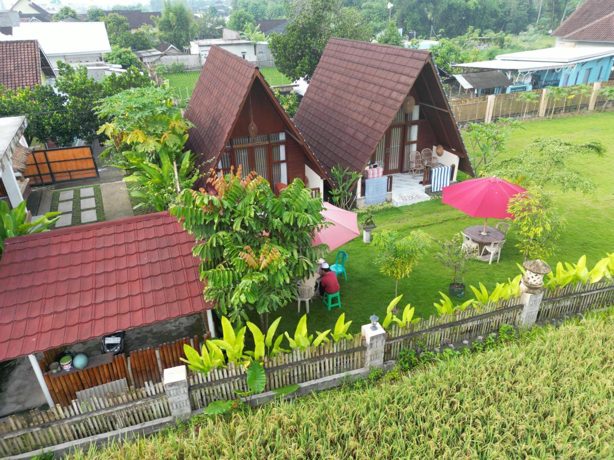 D' Carasti Bungalow Masbagik Exterior photo